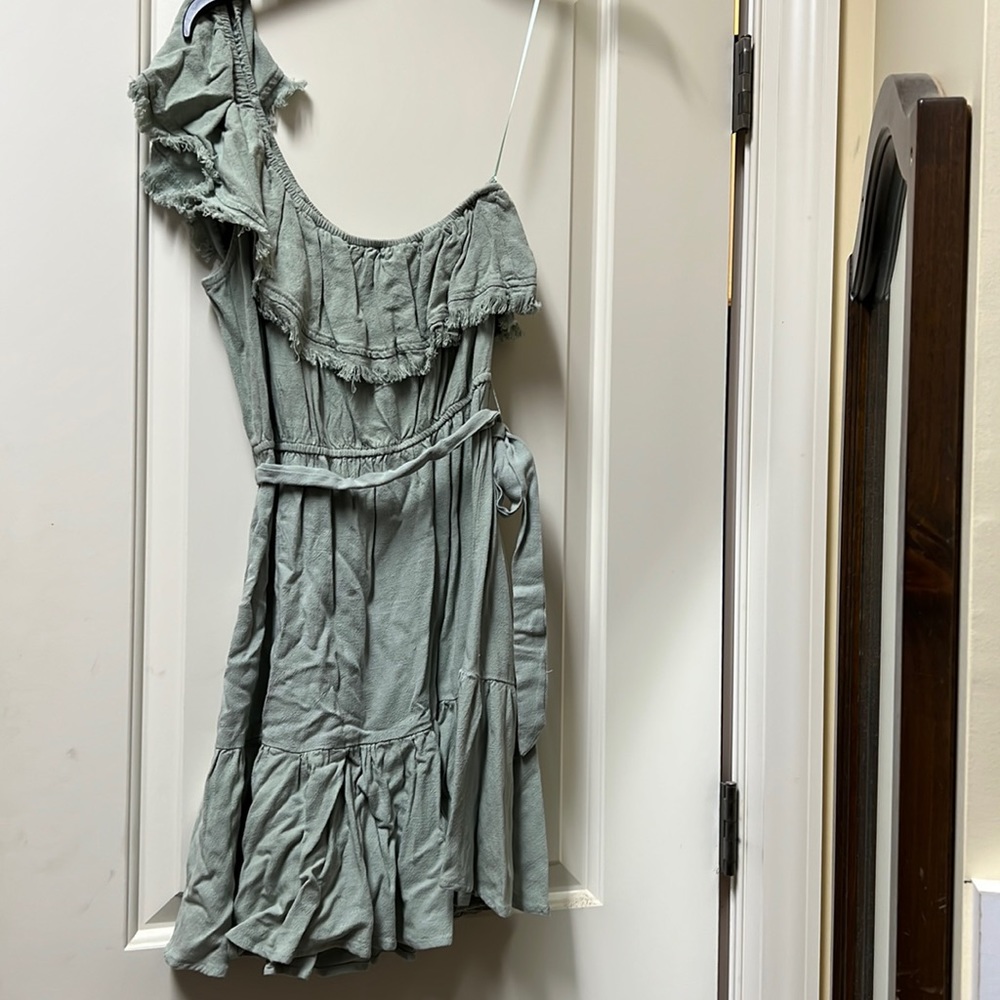 Light green dress